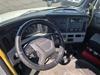 2020 Freightliner Cascadia 126