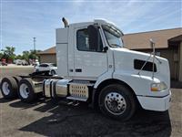 2013 Volvo VNM64T