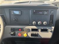 2020 Freightliner Cascadia 126