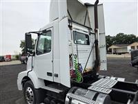 2008 Volvo VNM64T