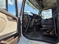 2016 Volvo VNL64T
