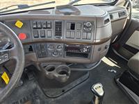 2016 Volvo VNL64T