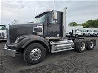 2017 Freightliner Coronado 122 SD