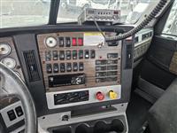 2017 Freightliner Coronado 122 SD
