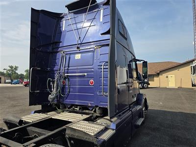 2015 Volvo VNL670