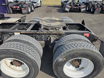 2015 Volvo VNL670