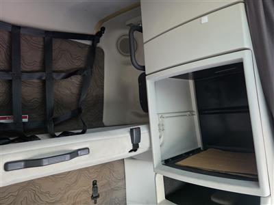 2015 Volvo VNL670
