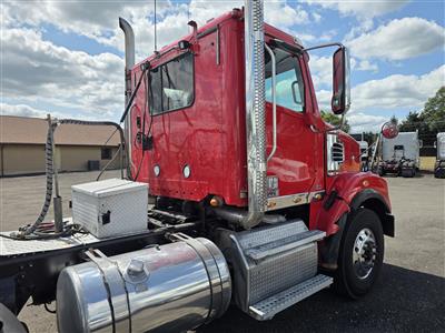 2018 Freightliner Coronado 122 SD