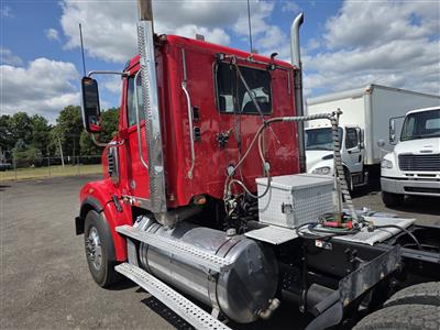 2018 Freightliner Coronado 122 SD