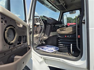 2013 Volvo VNM64T