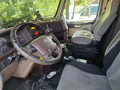 2015 Volvo VNL630