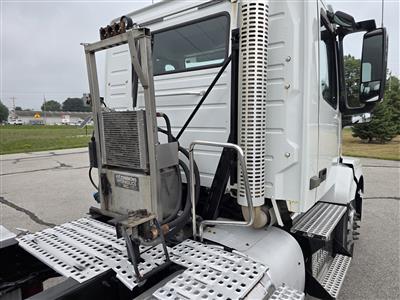 2016 Volvo VNL64T