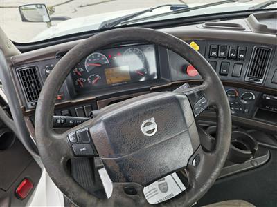 2016 Volvo VNL64T