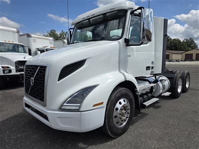 2021 Volvo VNR64T