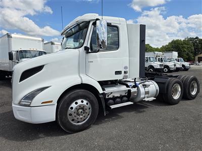 2021 Volvo VNR64T