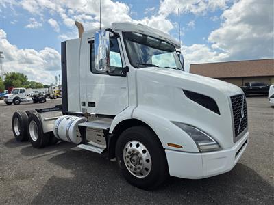 2021 Volvo VNR64T