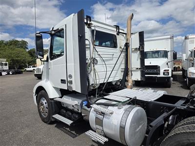 2021 Volvo VNR64T