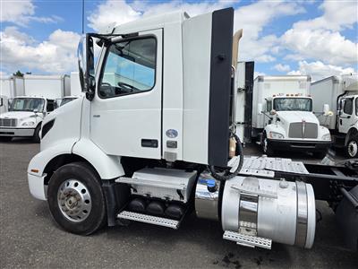 2021 Volvo VNR64T
