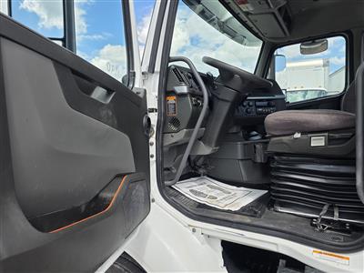 2021 Volvo VNR64T