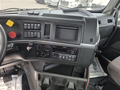 2021 Volvo VNR64T
