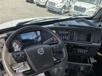 2021 Volvo VNR64T