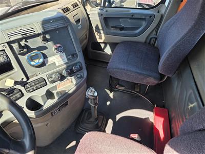 2013 Freightliner Cascadia 125