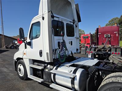 2013 Freightliner Cascadia 125