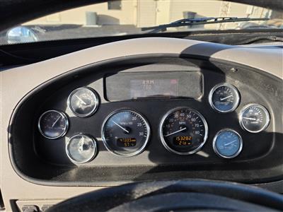 2021 Peterbilt 348