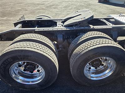 2020 Freightliner Coronado 122 SD