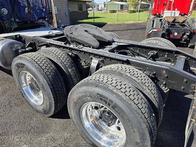 2020 Freightliner Coronado 122 SD