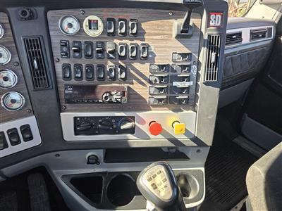 2020 Freightliner Coronado 122 SD