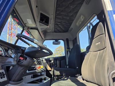2020 Freightliner Coronado 122 SD
