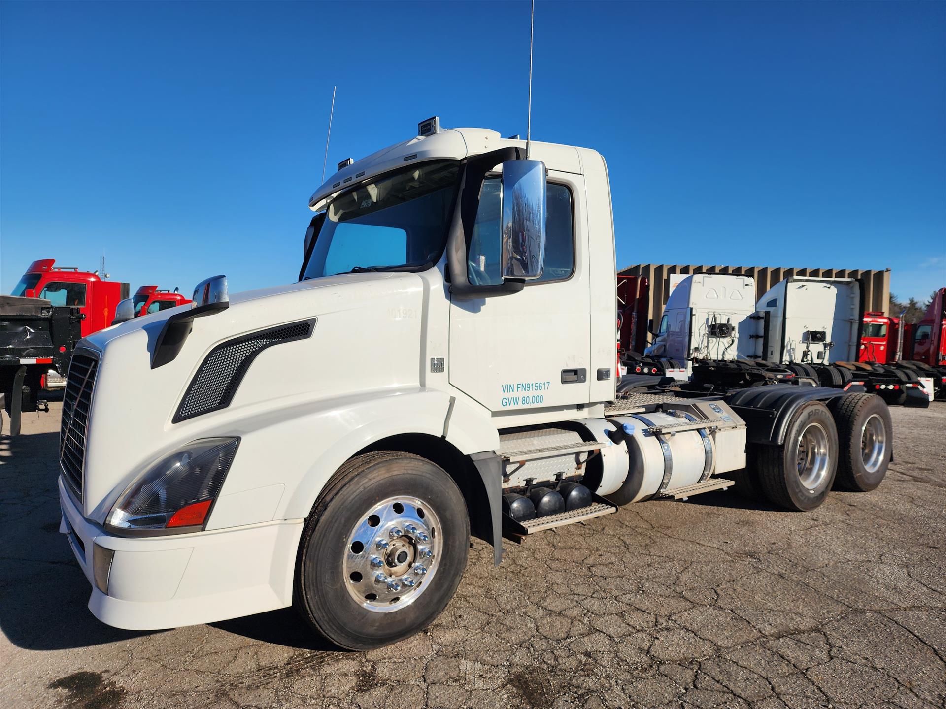 2015 Volvo VNL64T