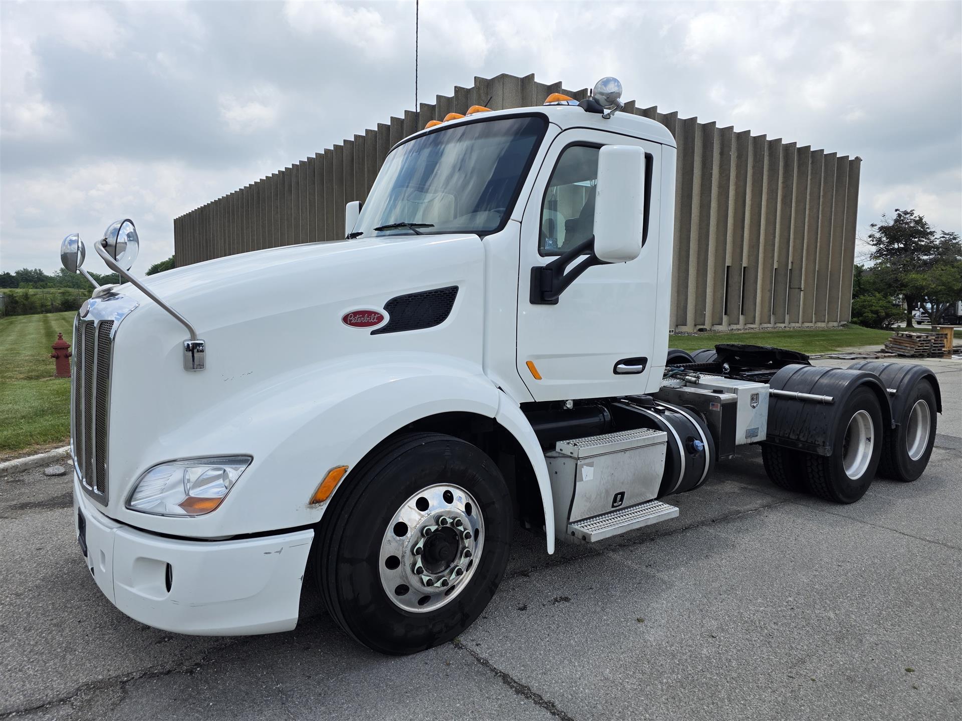 2017 Peterbilt 579