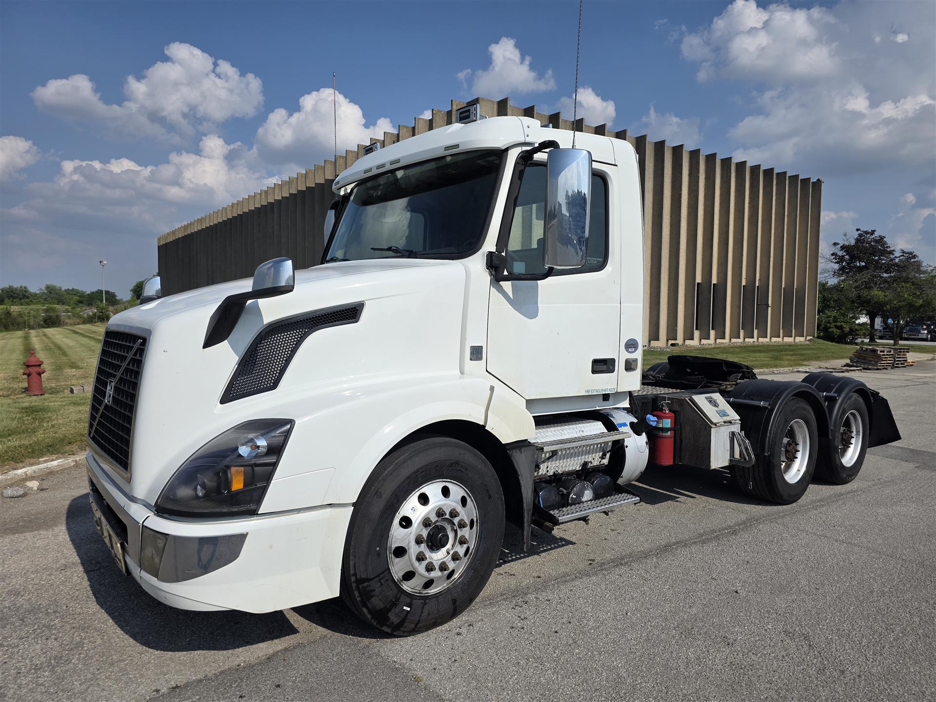 2016 Volvo VNL64T
