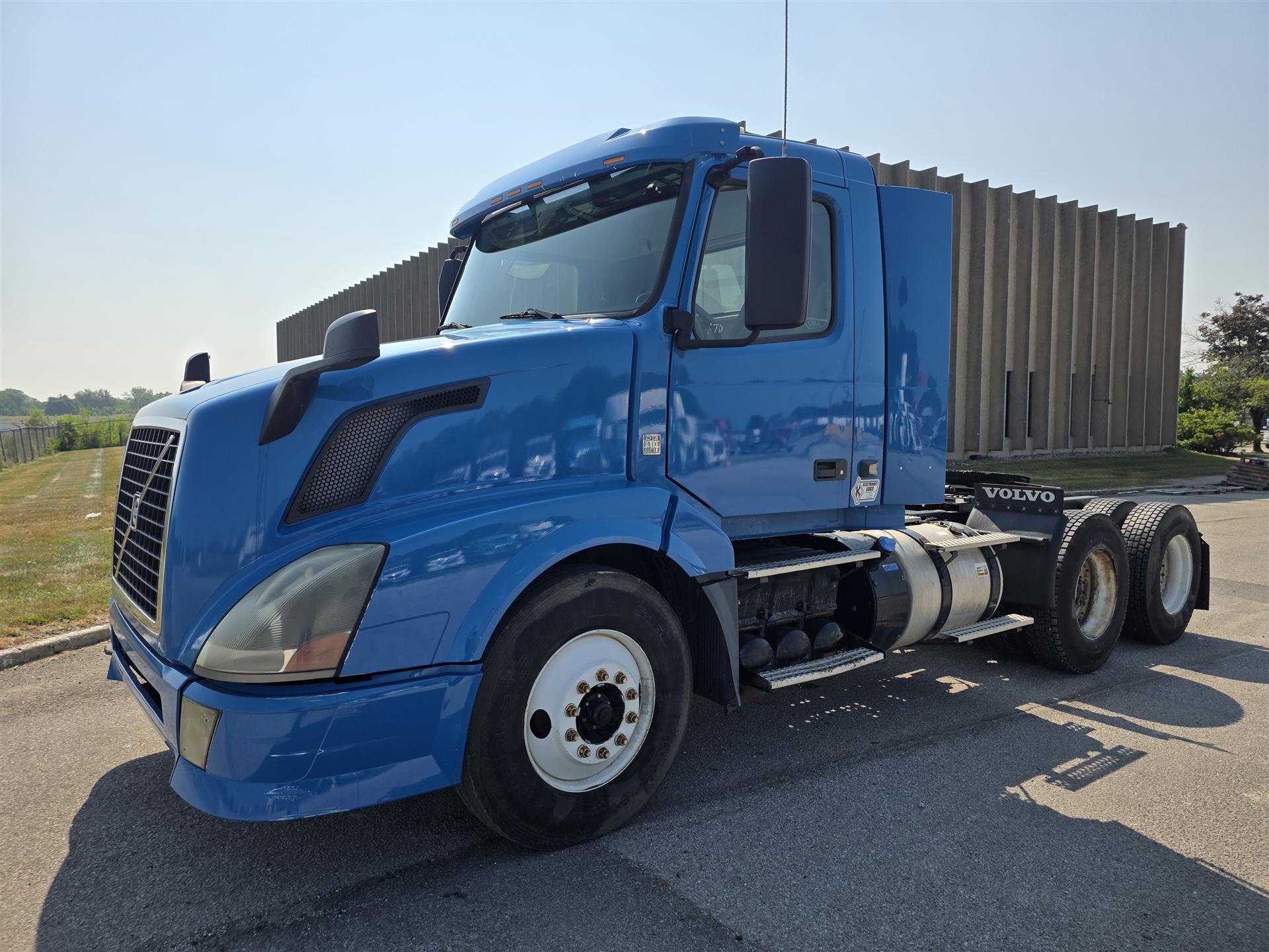 2015 Volvo VNL64T
