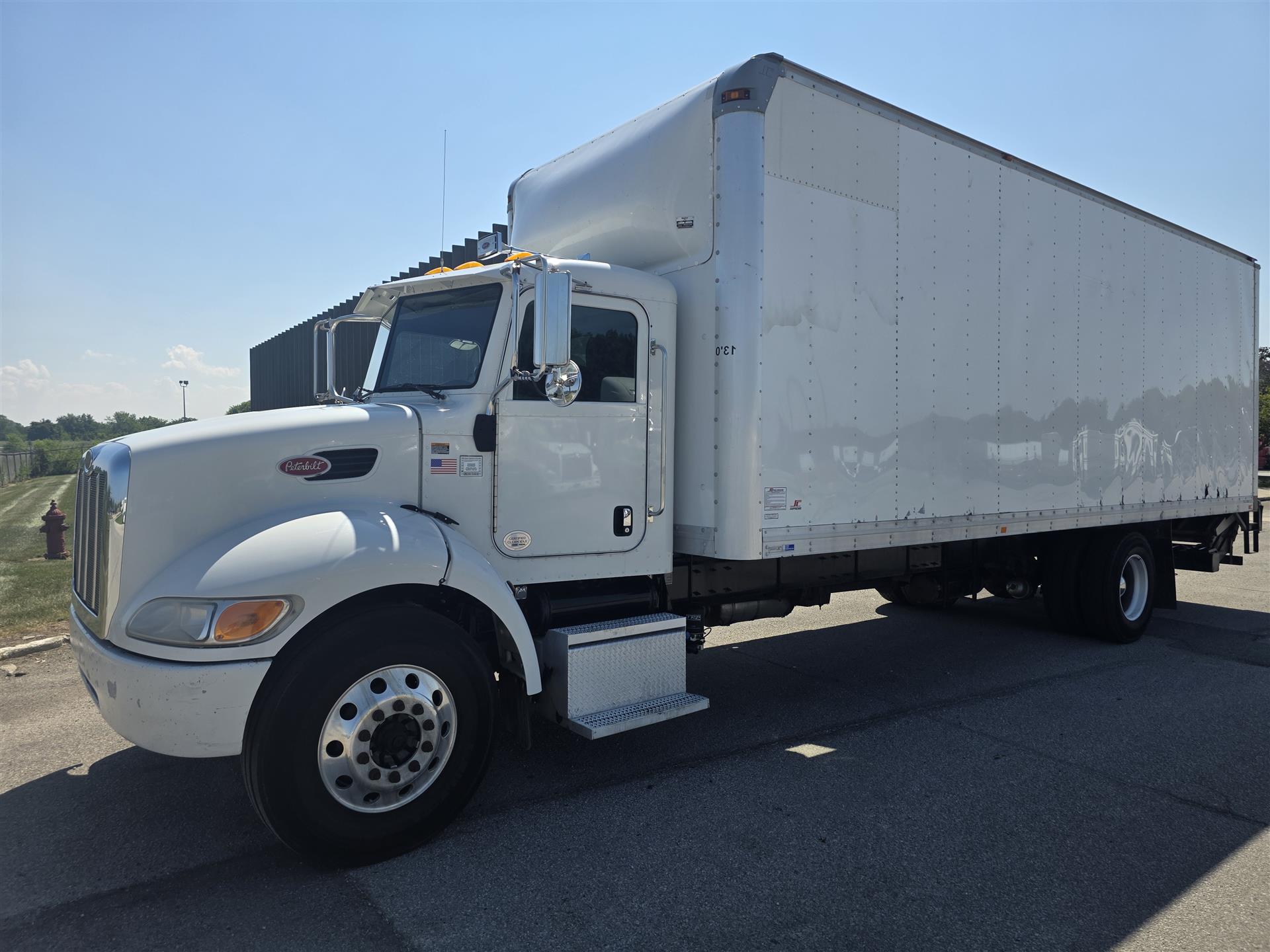 2013 Peterbilt 337