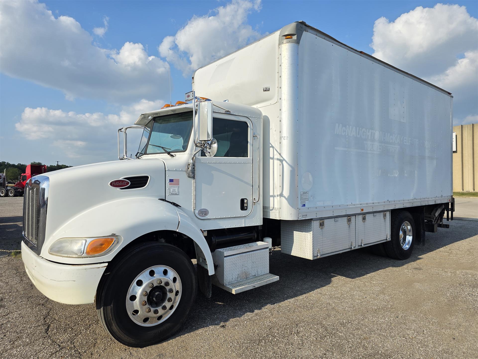 2014 Peterbilt 337