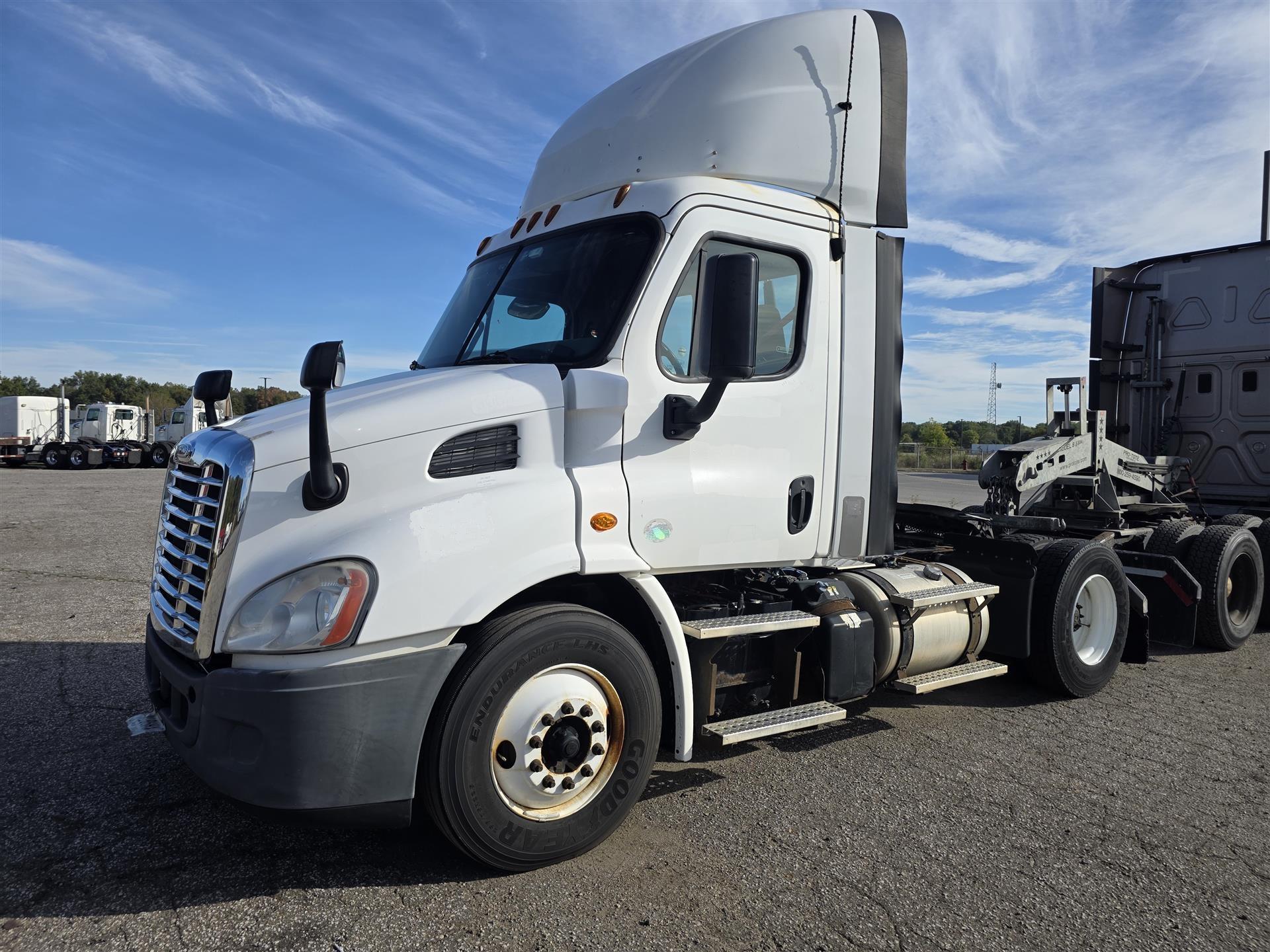 2016 Freightliner Cascadia 113