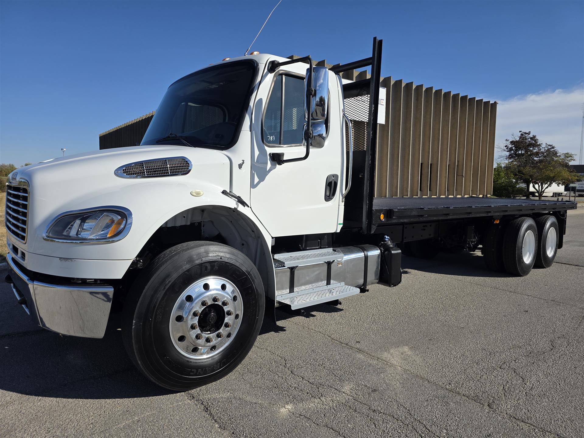 2014 Freightliner M2