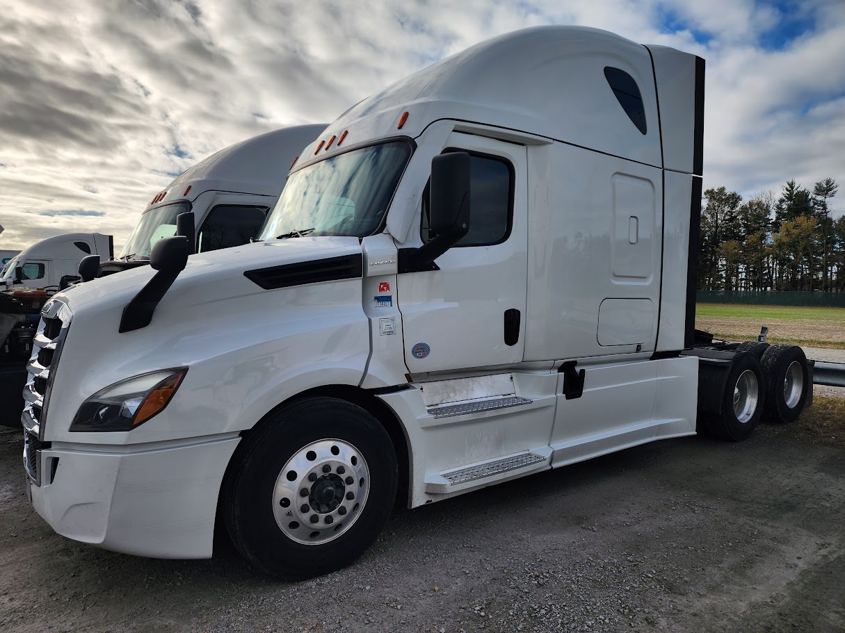 2021 Freightliner Cascadia 126