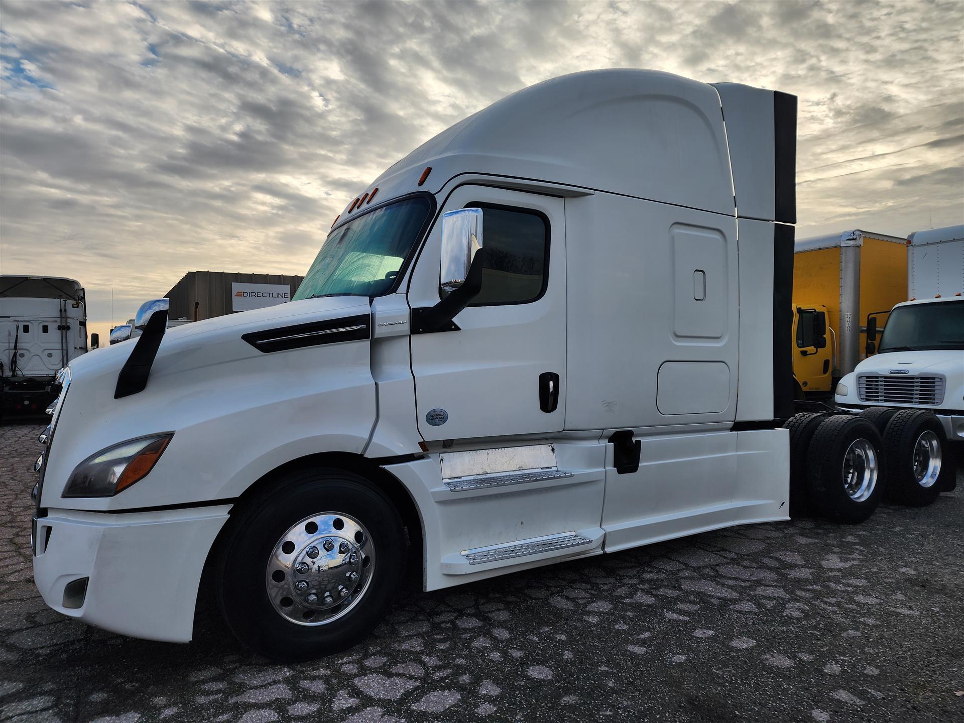 2020 Freightliner Cascadia 126