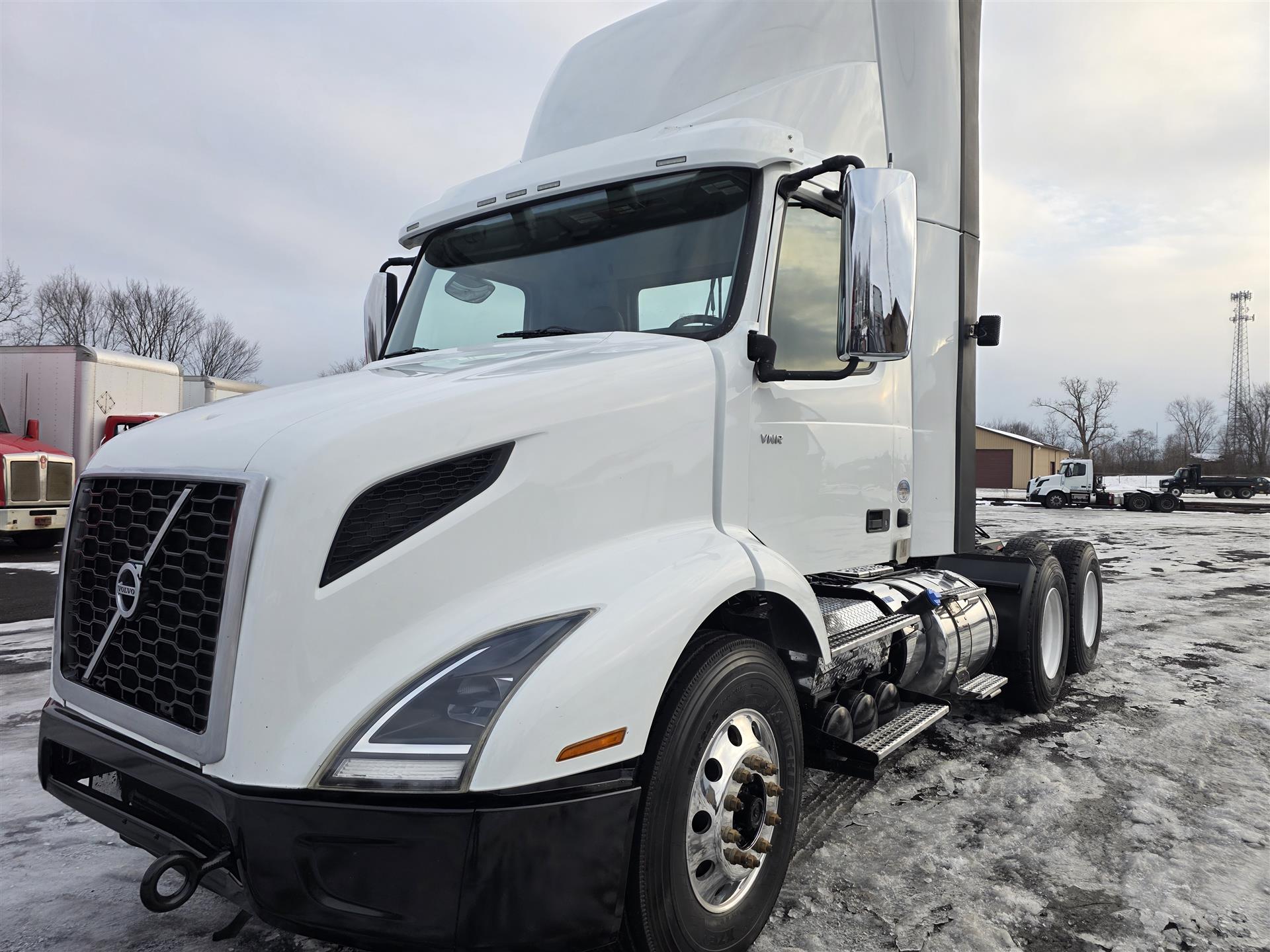 2021 Volvo VNR64T