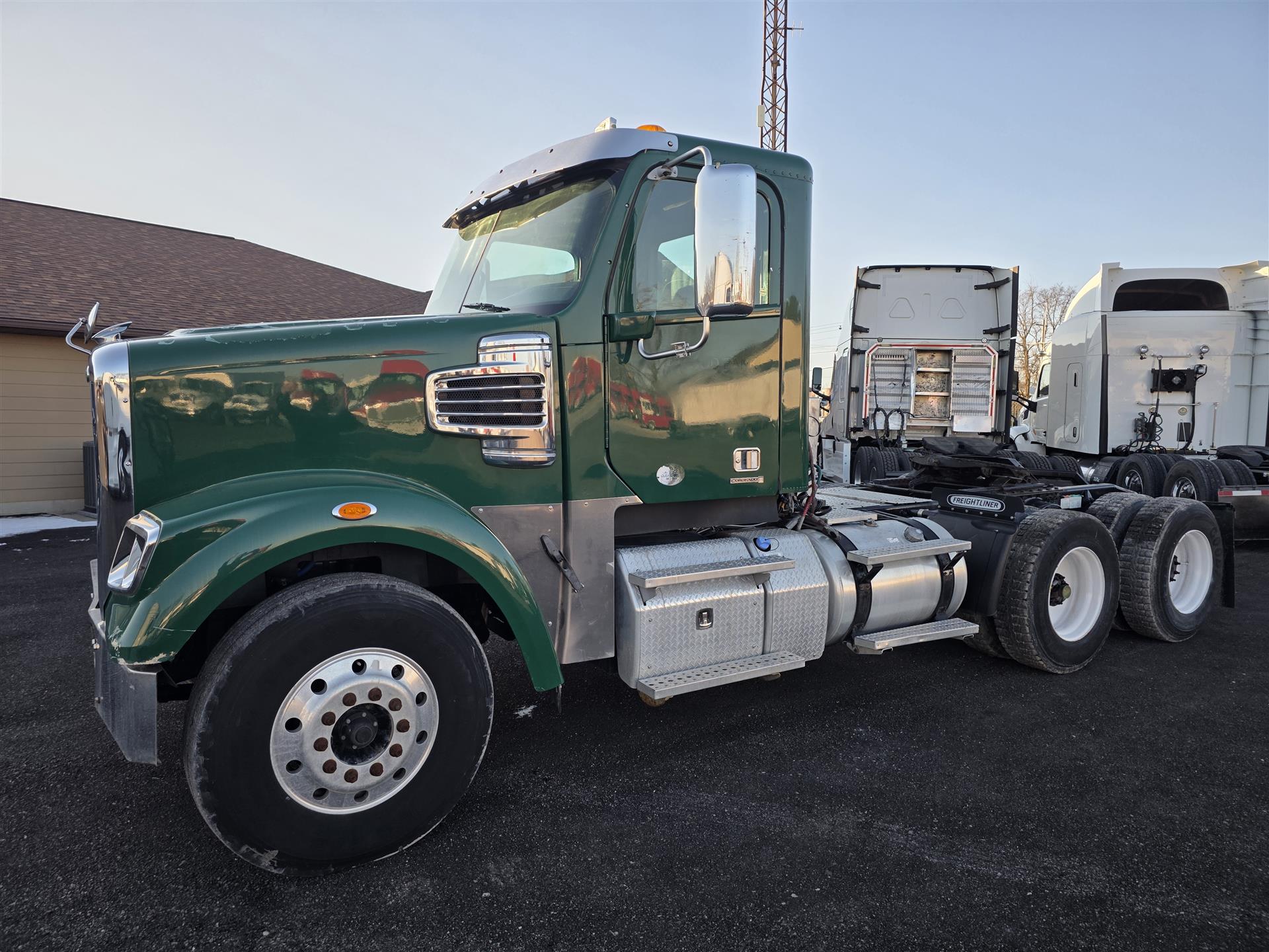 2012 Freightliner Coronado 122 SD