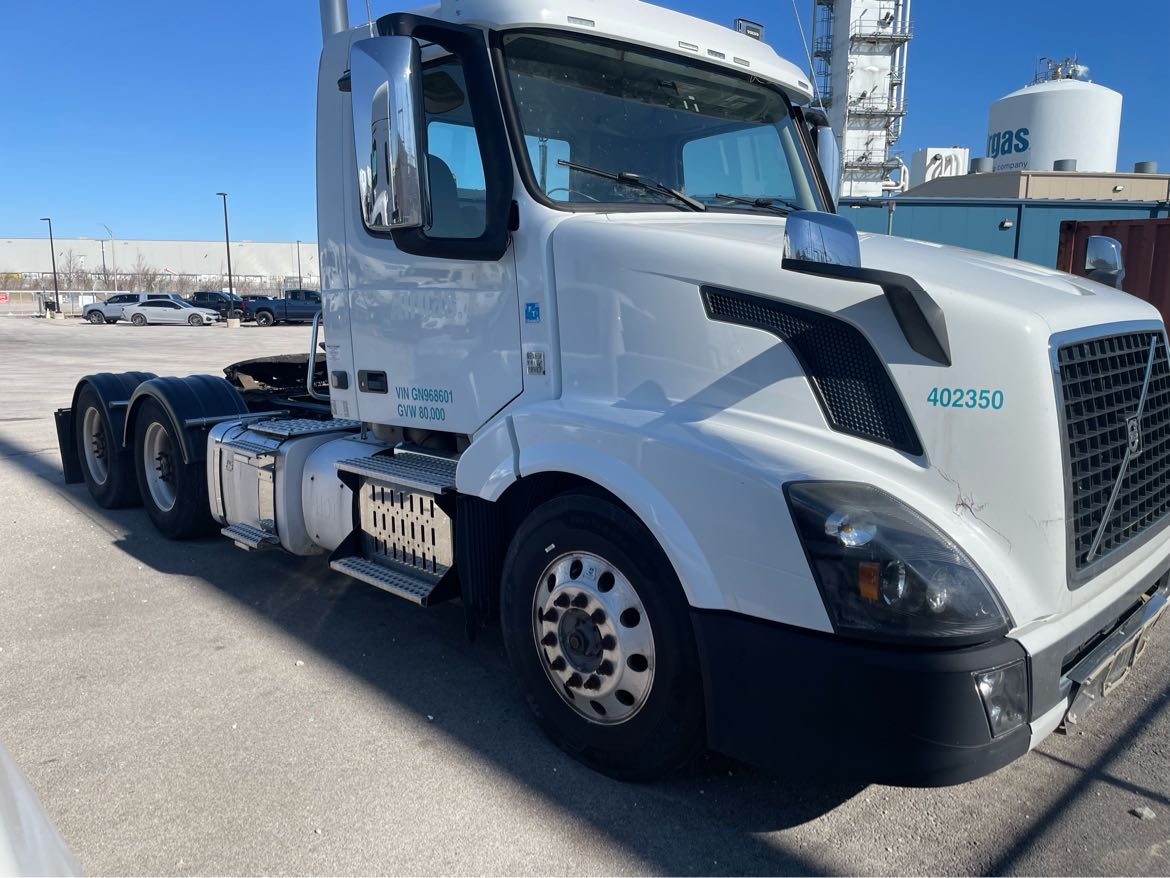 2016 Volvo VNL64T