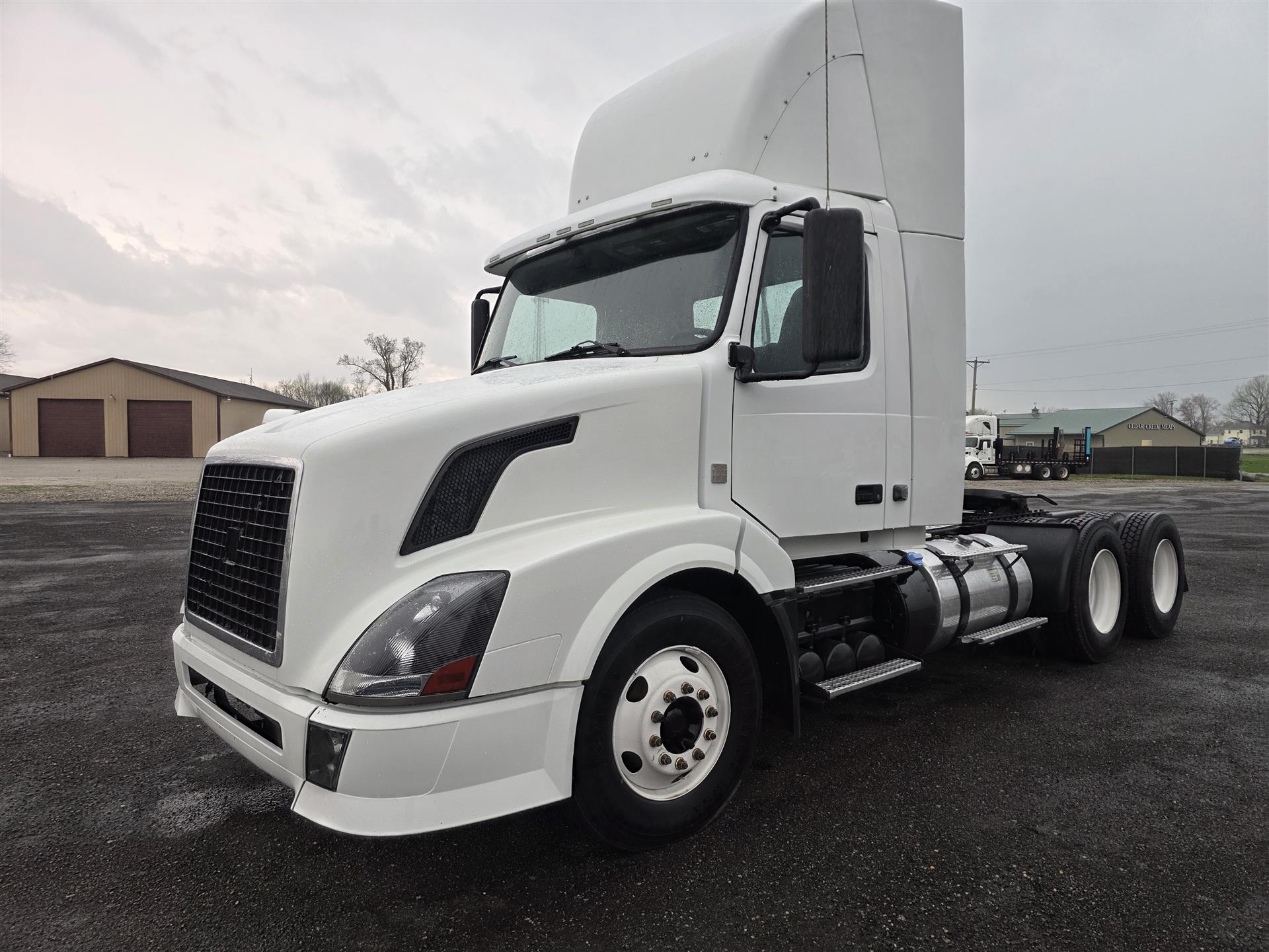 2011 Volvo VNL64T