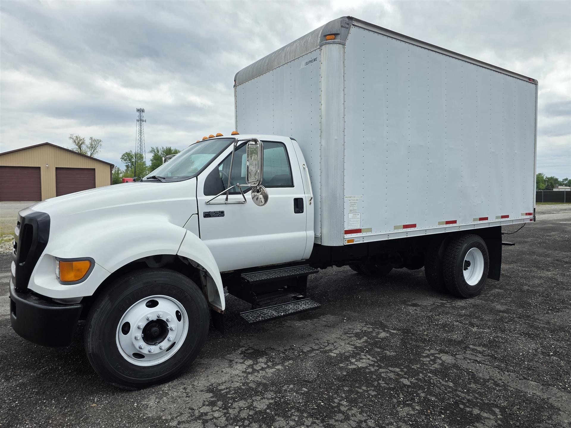2004 Ford F650