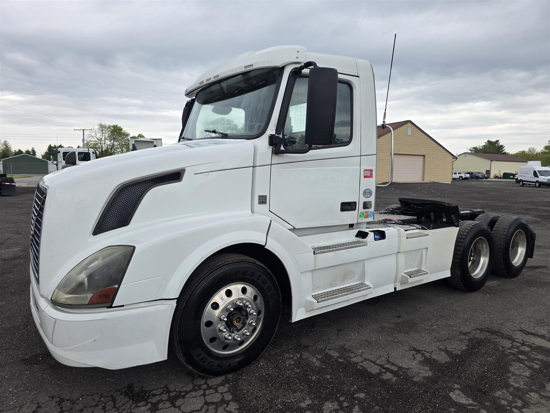 2016 Volvo VNL64T