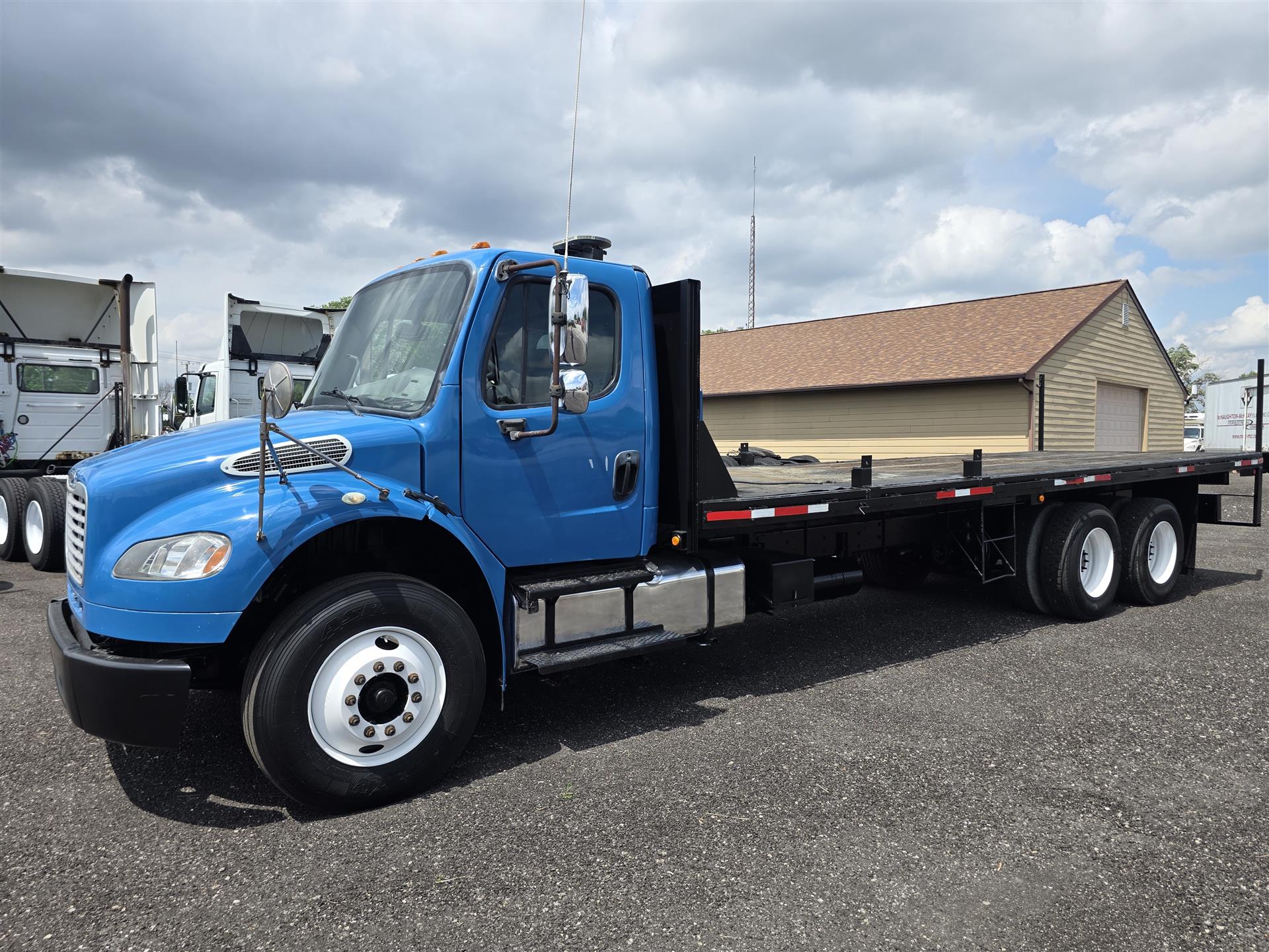 2008 Freightliner M2