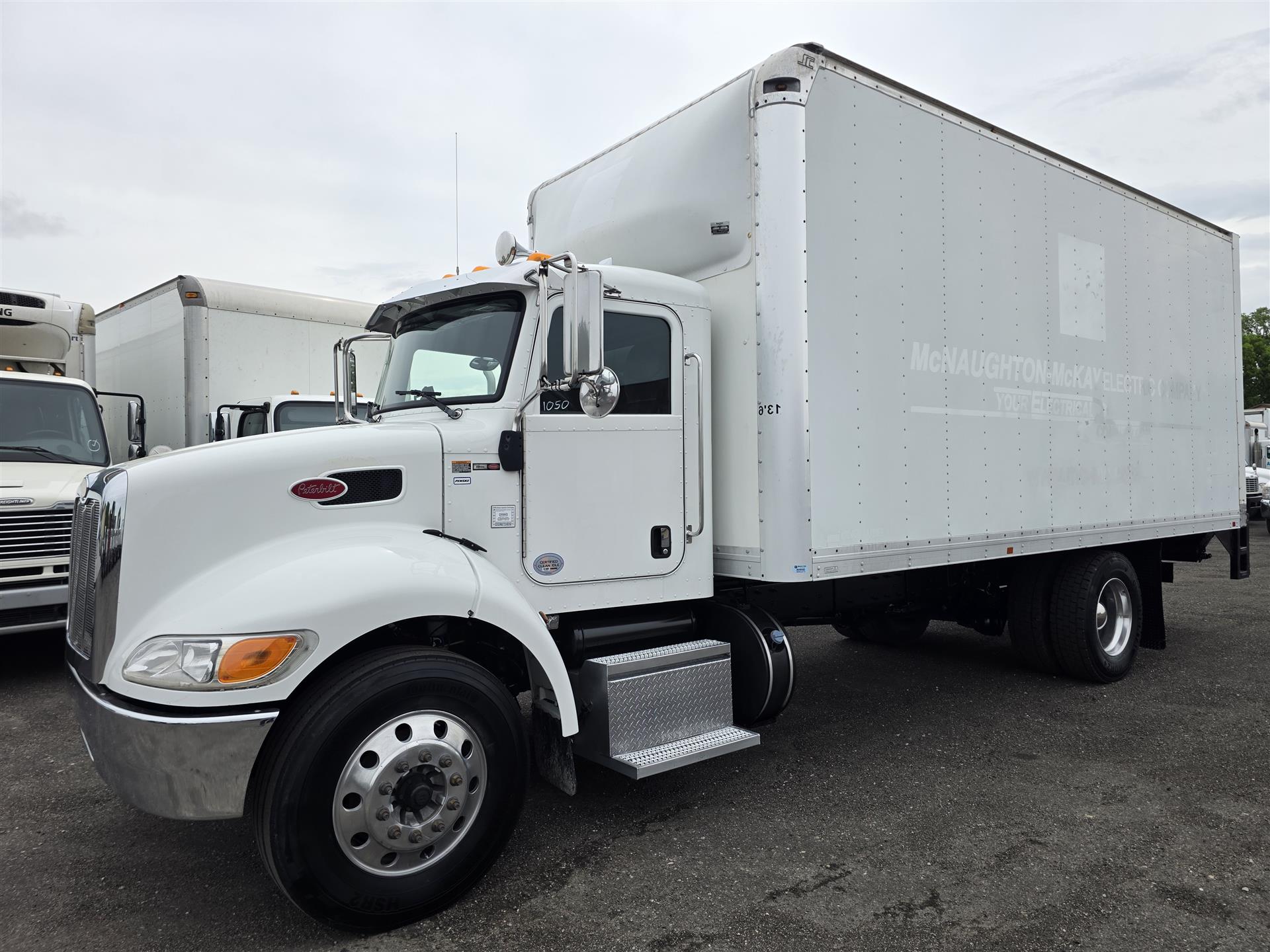 2020 Peterbilt 337